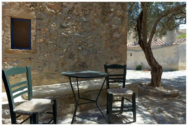 Nefeli Castle Stone House Inside The Fortress Monemvasia Bagian luar foto